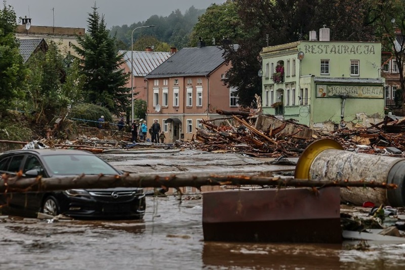 Poszkodowani restauratorzy - ważne terminy odroczone